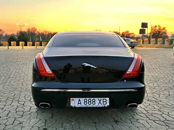 Jaguar XJ 2012 год Бендеры Бендеры