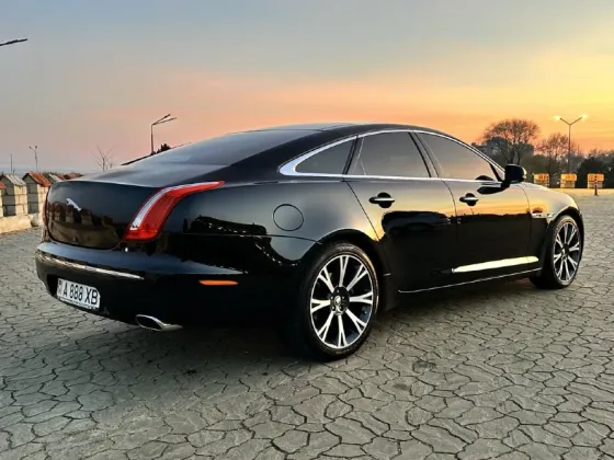 Jaguar XJ 2012 год Бендеры Бендеры