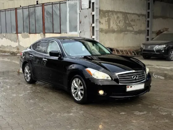 Infiniti M серия 2012 год Слободзея Слободзея