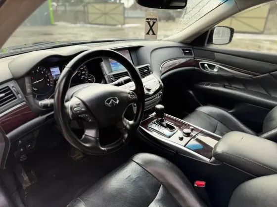 Infiniti M серия 2012 год Слободзея Слободзея