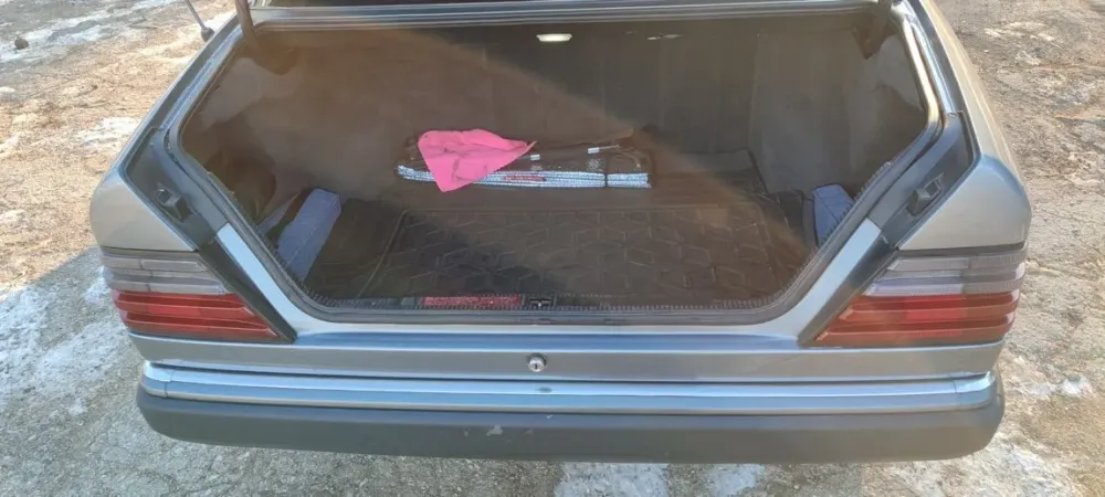 Mercedes W124 1990 Bender Bender - photo 1