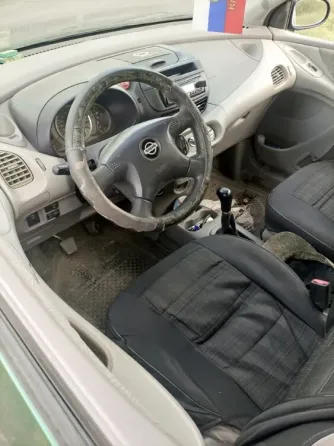 Nissan Almera Tino 2000 an Tiraspol Tiraspol