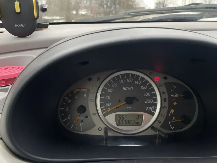 Nissan Almera Tino 2001 an Tiraspol Tiraspol - fotografie 7