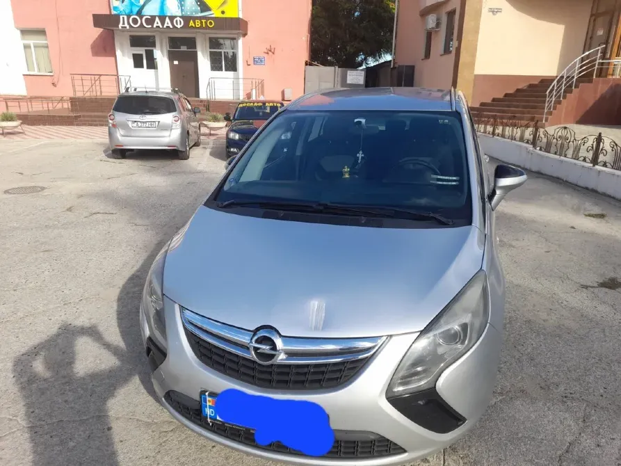 Opel Zafira 2012 an Bender Bender - fotografie 8