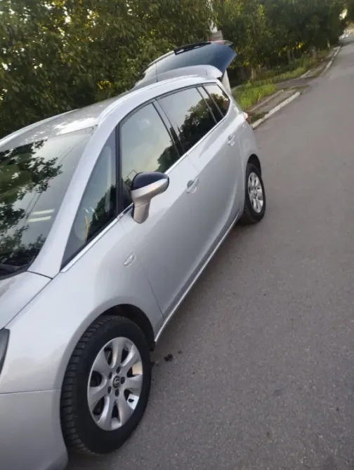 Opel Zafira 2012 an Bender Bender - fotografie 5