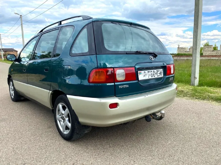 Toyota Picnic 1998 год Суклея Суклея - изображение 1