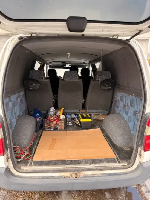 Toyota Hiace 2001 Bender Bender - photo 1