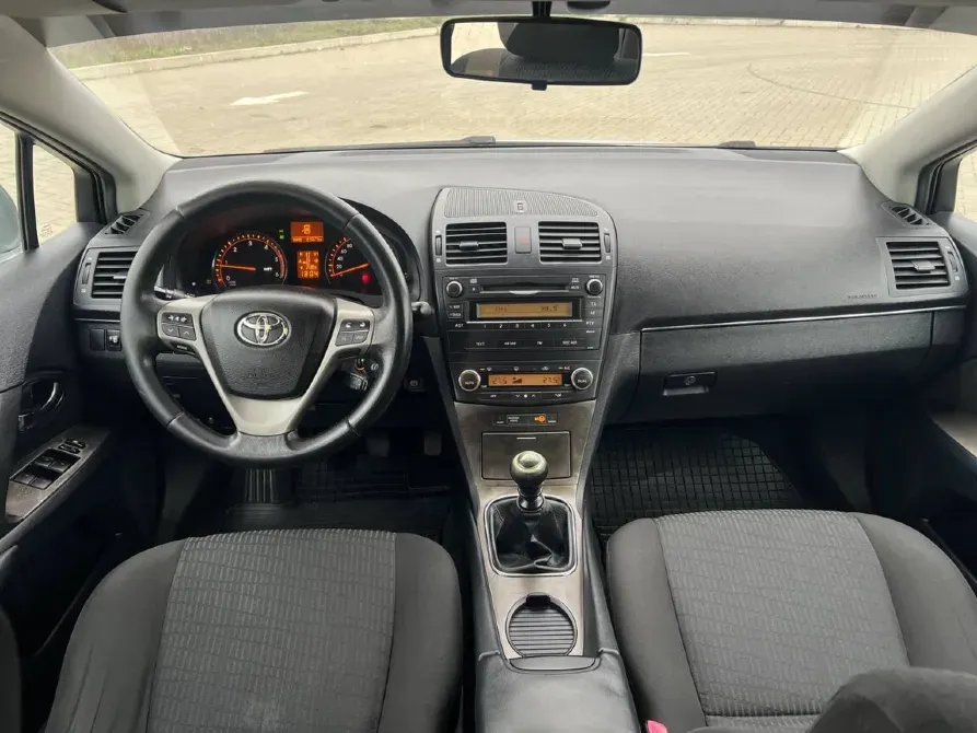 Toyota Avensis 2010 год Терновка Терновка - изображение 2