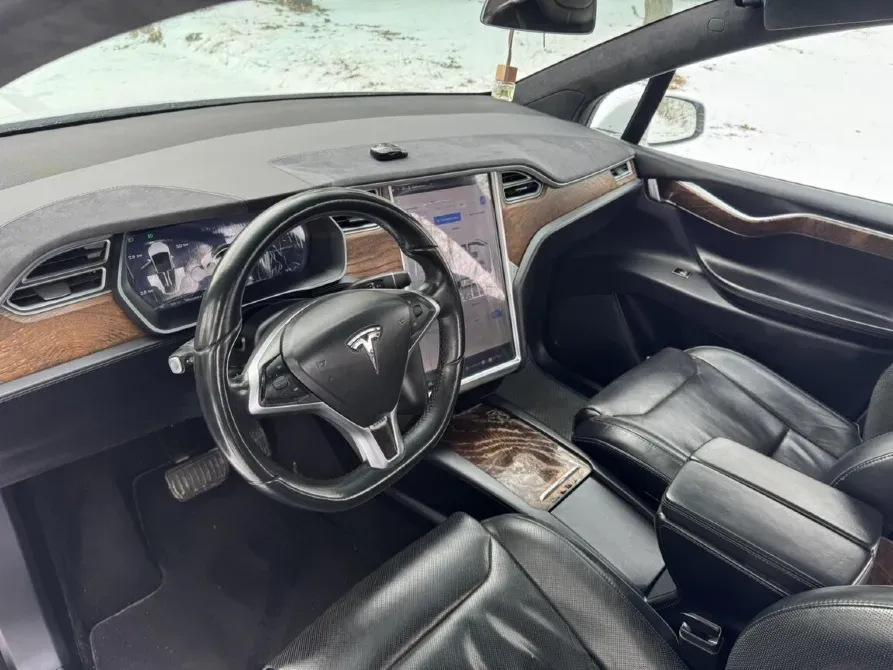 Tesla Model X 2016 год Бендеры Бендеры - изображение 7