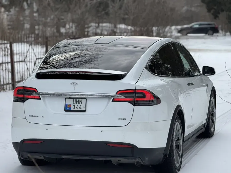 Tesla Model X 2016 год Бендеры Бендеры - изображение 5