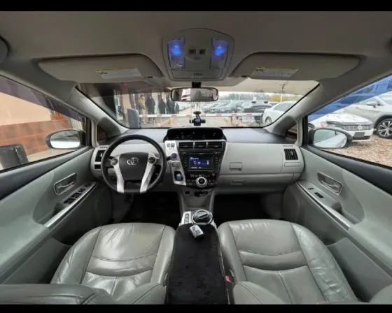 Toyota Prius V 2012 год Тирасполь Тирасполь