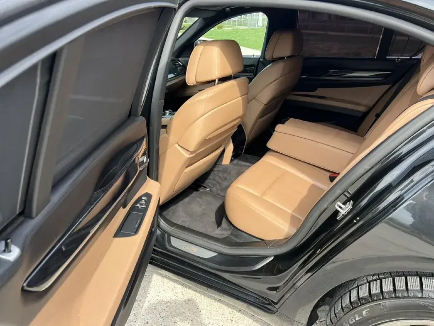 BMW 7 Series 2011 год Бендеры Бендеры - изображение 1