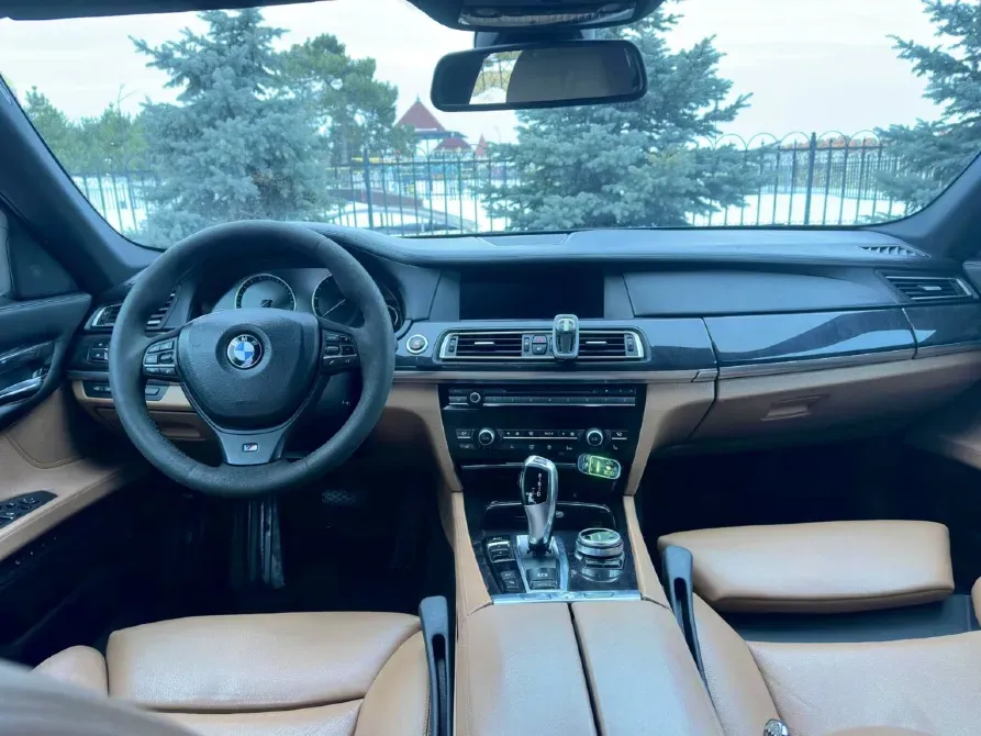 BMW 7 Series 2011 год Бендеры Бендеры - изображение 2