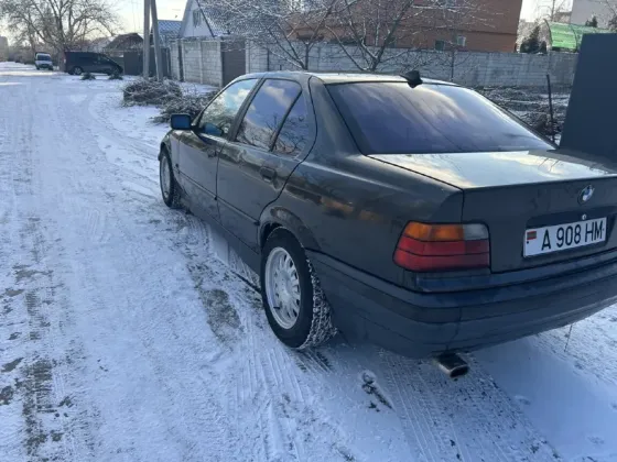 BMW 3 Series 1993 год Бендеры Бендеры