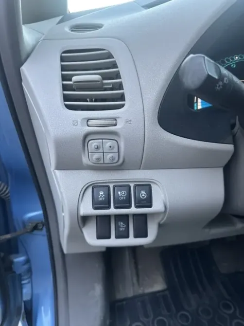 Nissan Leaf 2011 год Бендеры Бендеры - изображение 7