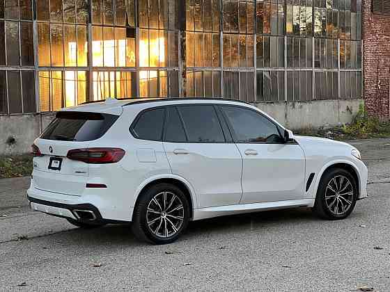 BMW X5M, 4.4 бензин, полный привод, богатая комплектация, состояние Тирасполь
